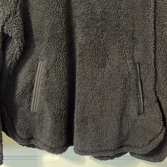Cozy Sherpa half zip top - Picture 2 of 3